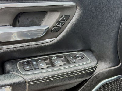 2020 RAM 1500 Laramie Crew Cab 4x4 5'7' Box