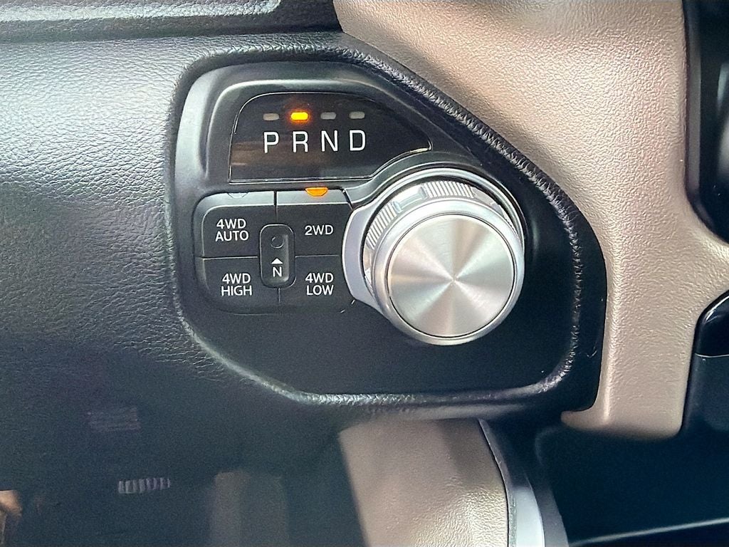 2020 RAM 1500 Laramie Crew Cab 4x4 5'7' Box