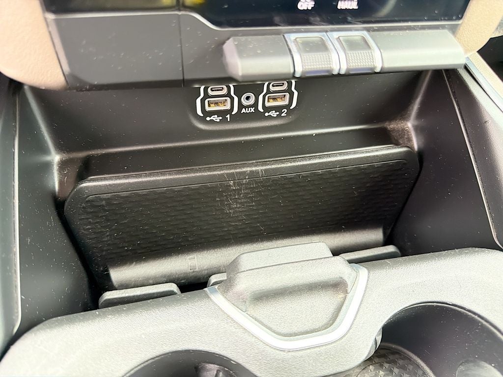 2020 RAM 1500 Laramie Crew Cab 4x4 5'7' Box