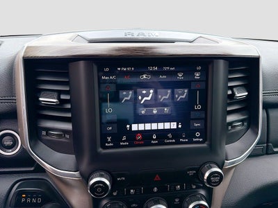 2020 RAM 1500 Laramie Crew Cab 4x4 5'7' Box