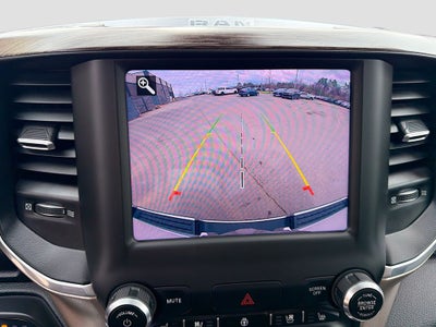 2020 RAM 1500 Laramie Crew Cab 4x4 5'7' Box