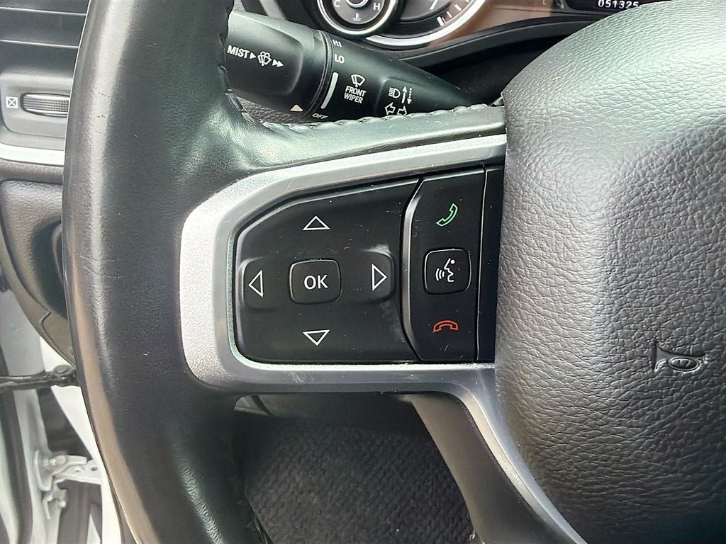 2020 RAM 1500 Laramie Crew Cab 4x4 5'7' Box