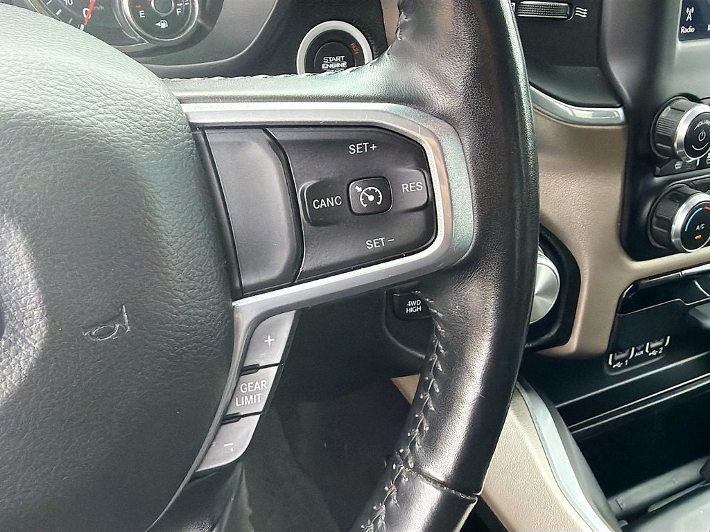 2020 RAM 1500 Laramie Crew Cab 4x4 5'7' Box