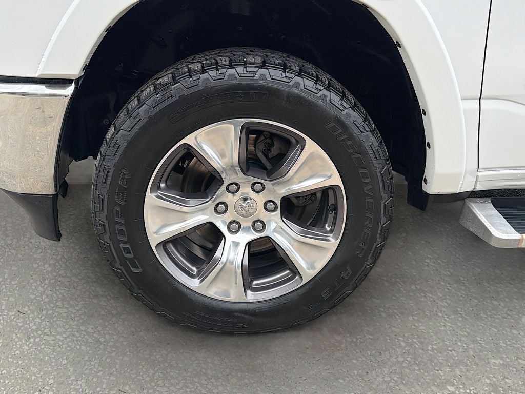 2020 RAM 1500 Laramie Crew Cab 4x4 5'7' Box