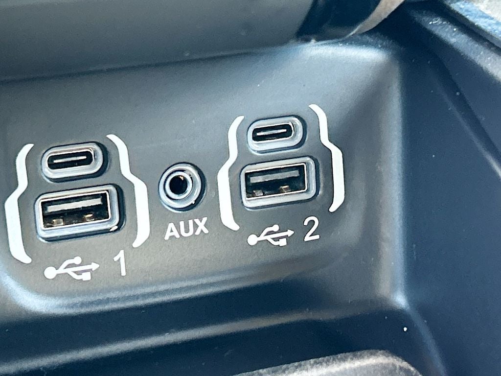 2021 RAM 1500 Laramie Crew Cab 4x4 5'7' Box