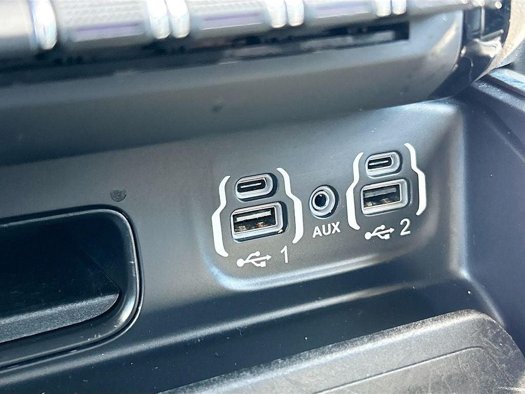 2021 RAM 1500 Laramie Crew Cab 4x4 5'7' Box