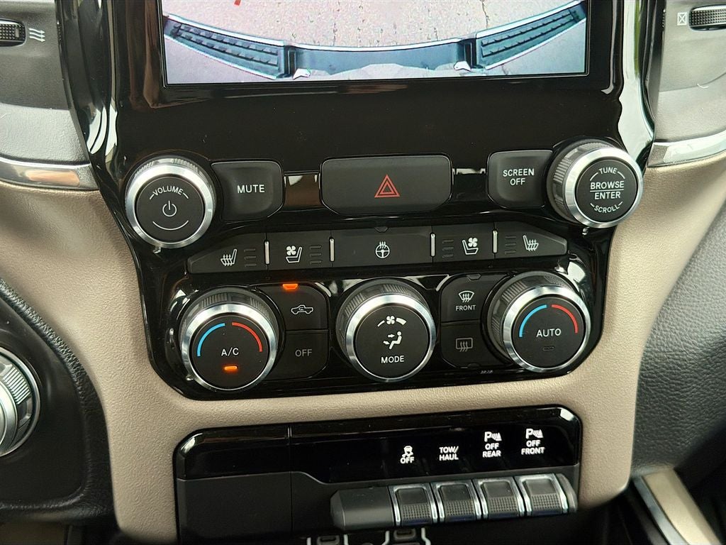 2021 RAM 1500 Laramie Crew Cab 4x4 5'7' Box