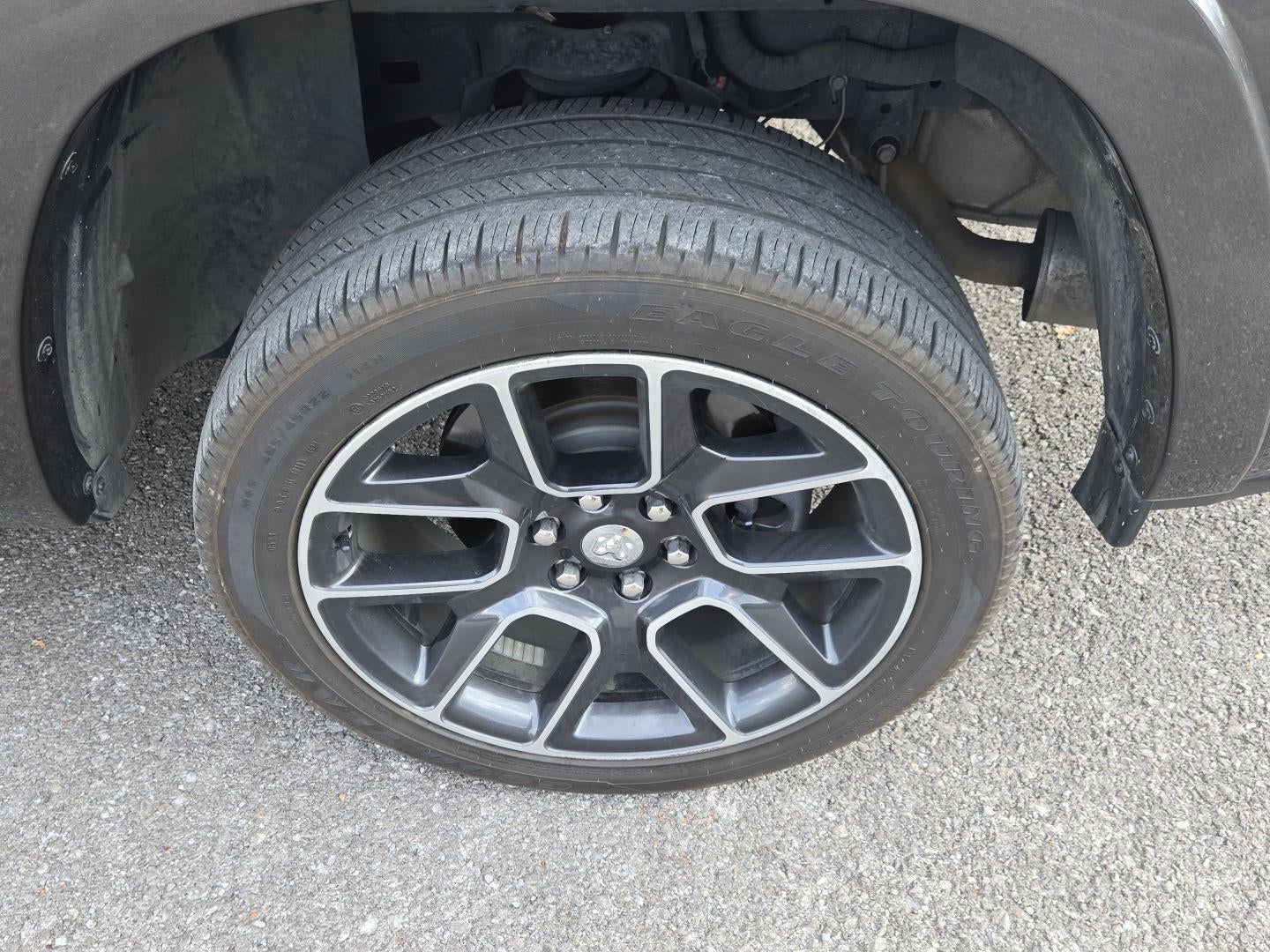 2019 RAM 1500 Laramie Crew Cab 4x4 5'7' Box