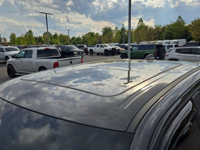 2019 RAM 1500 Laramie Crew Cab 4x4 5'7' Box