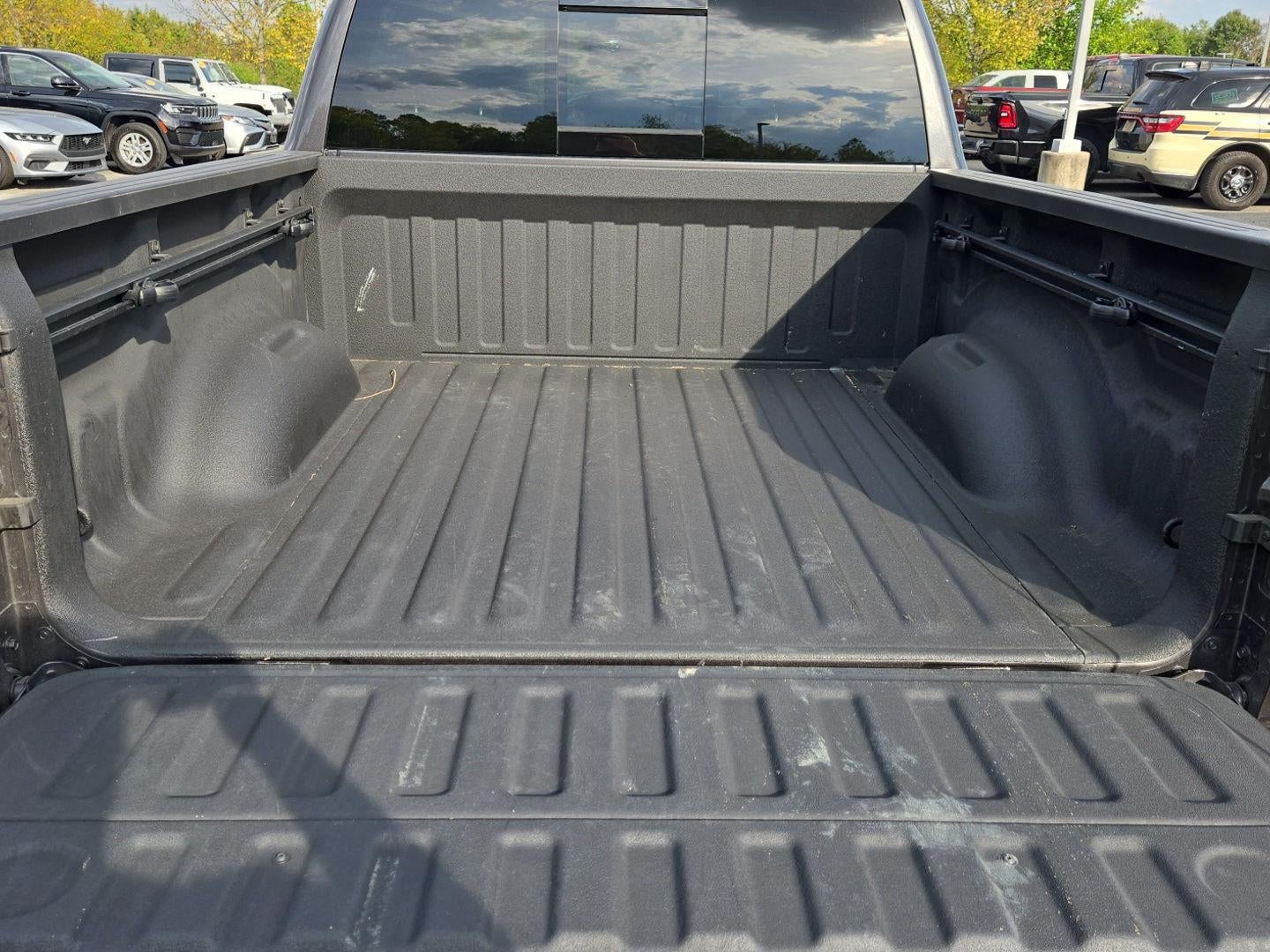 2019 RAM 1500 Laramie Crew Cab 4x4 5'7' Box