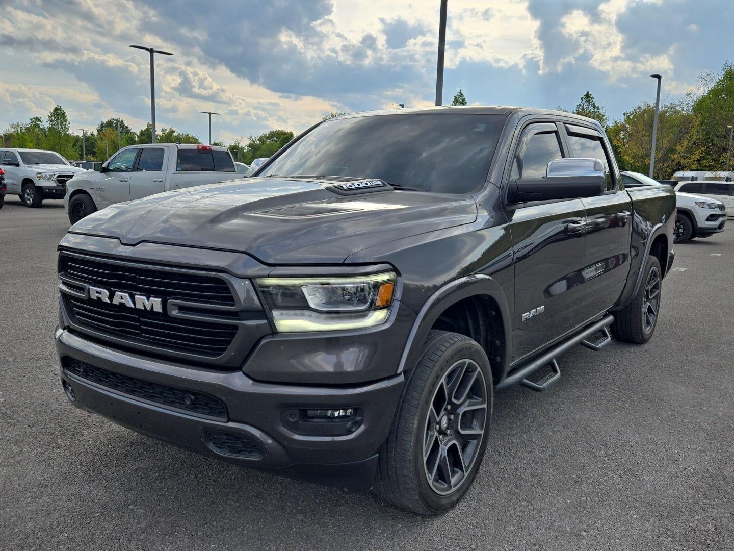 2019 RAM 1500 Laramie Crew Cab 4x4 5'7' Box