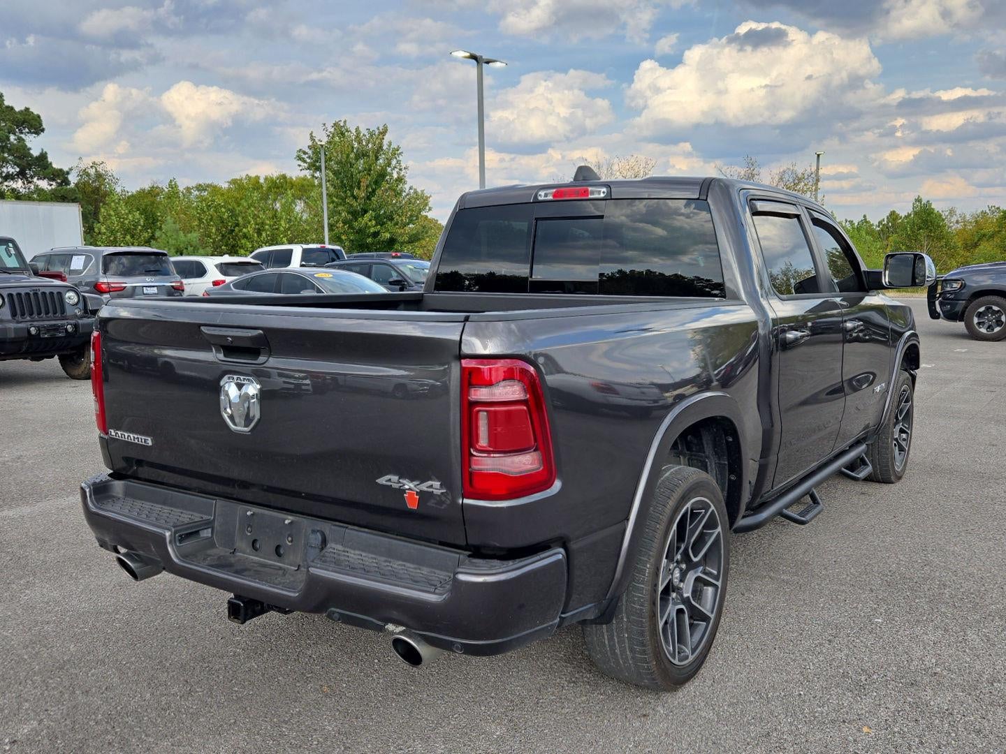 2019 RAM 1500 Laramie Crew Cab 4x4 5'7' Box