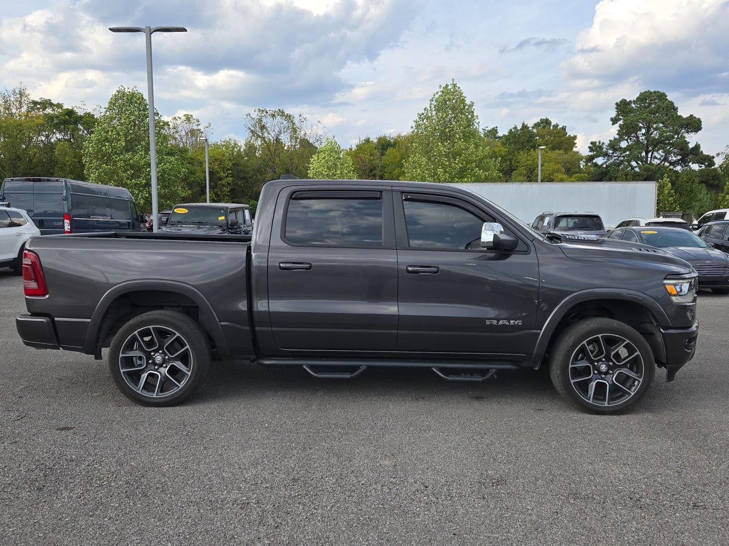 2019 RAM 1500 Laramie Crew Cab 4x4 5'7' Box
