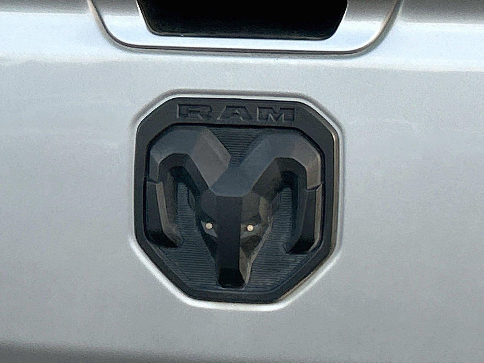 2019 RAM 1500 Laramie Crew Cab 4x4 5'7' Box