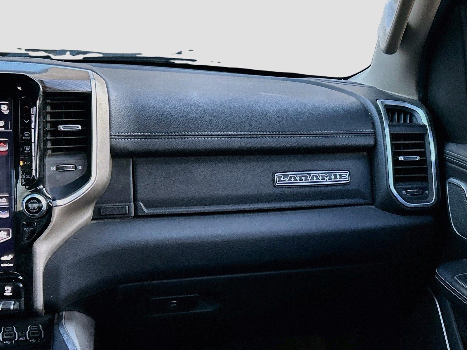 2019 RAM 1500 Laramie Crew Cab 4x4 5'7' Box