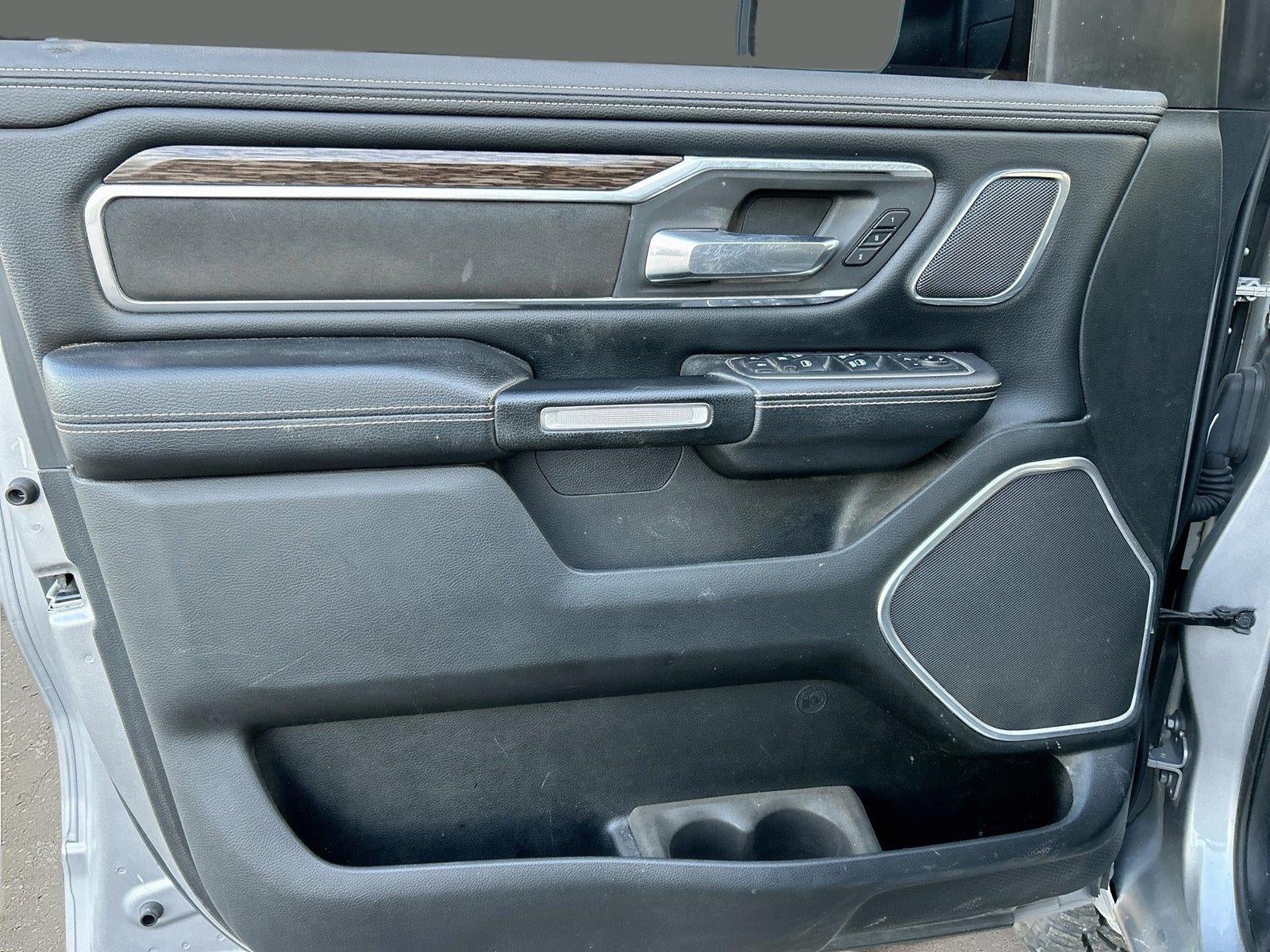 2019 RAM 1500 Laramie Crew Cab 4x4 5'7' Box