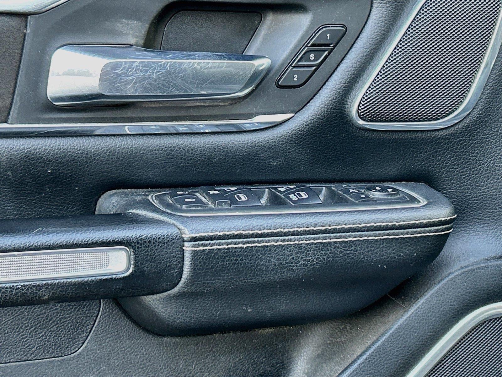2019 RAM 1500 Laramie Crew Cab 4x4 5'7' Box