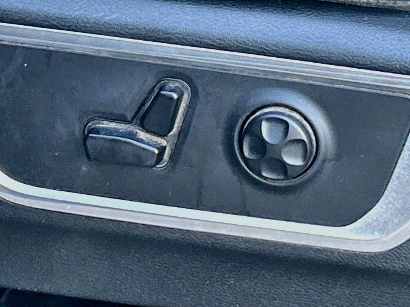 2019 RAM 1500 Laramie Crew Cab 4x4 5'7' Box