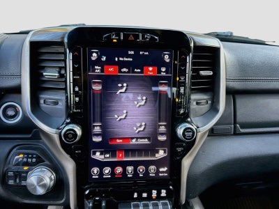 2019 RAM 1500 Laramie Crew Cab 4x4 5'7' Box