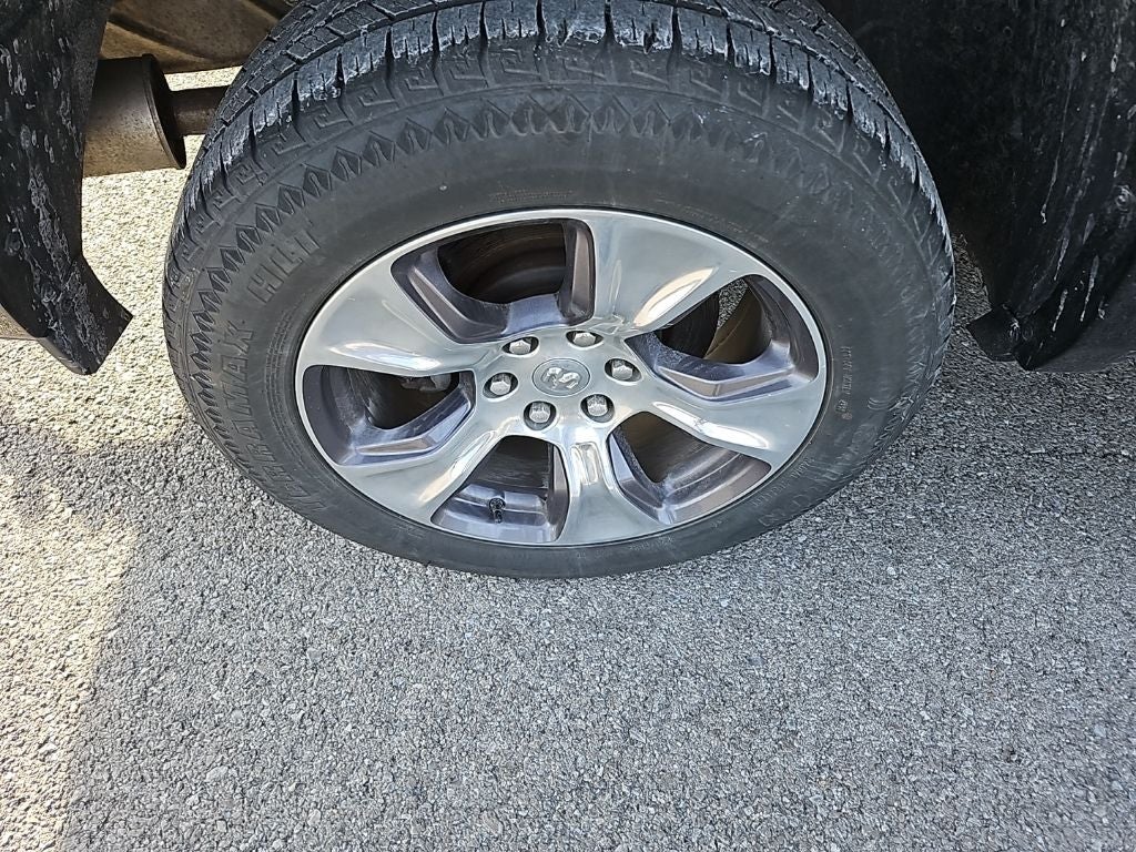 2020 RAM 1500 Laramie Crew Cab 4x4 5'7' Box