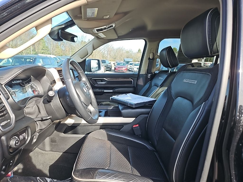 2020 RAM 1500 Laramie Crew Cab 4x4 5'7' Box