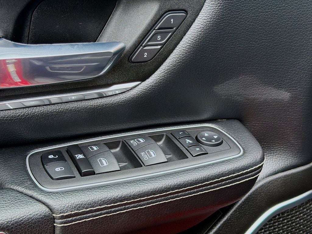 2023 RAM 1500 Laramie Crew Cab 4x4 5'7' Box