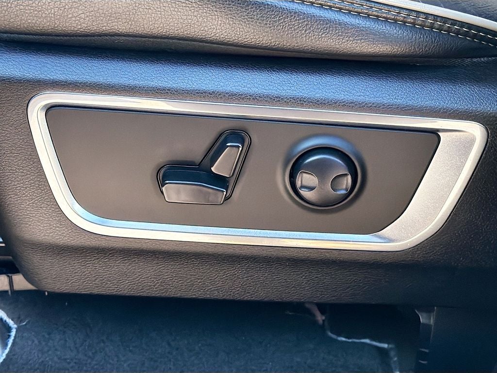 2024 RAM 1500 Laramie Crew Cab 4x4 5'7' Box