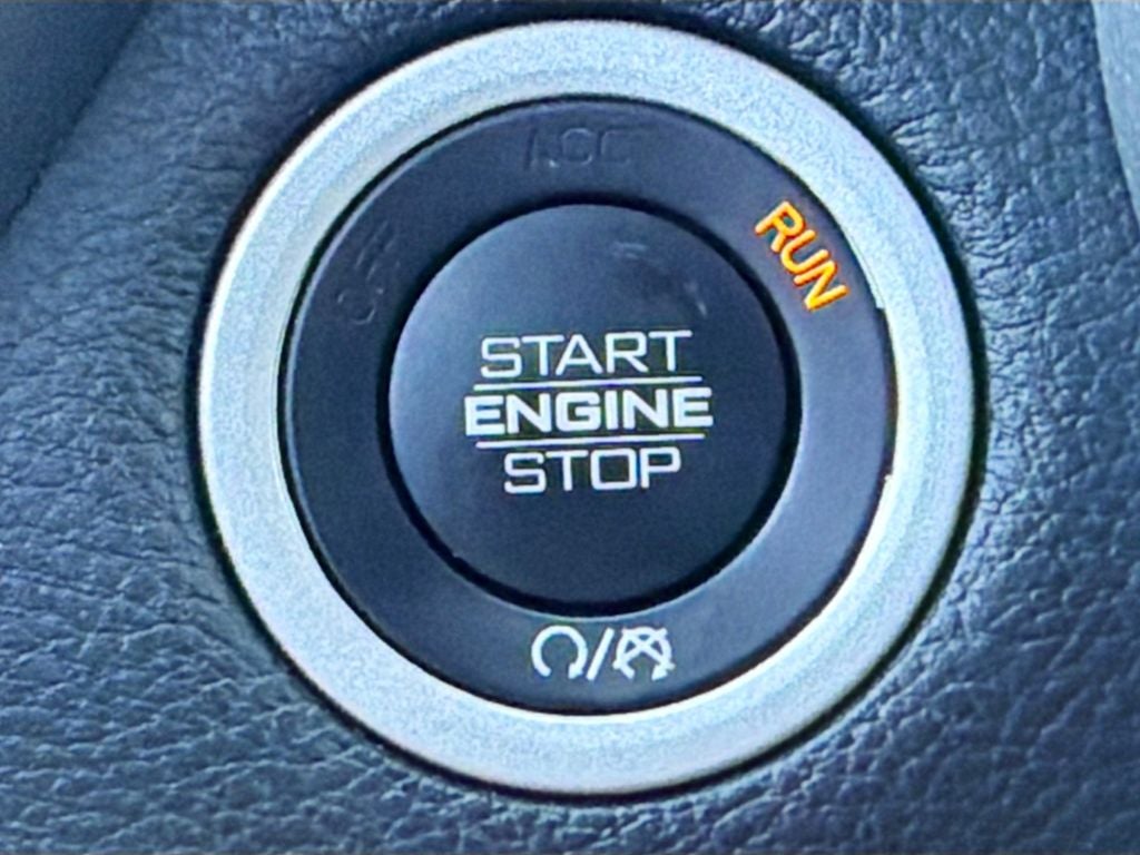 2024 RAM 1500 Laramie Crew Cab 4x4 5'7' Box