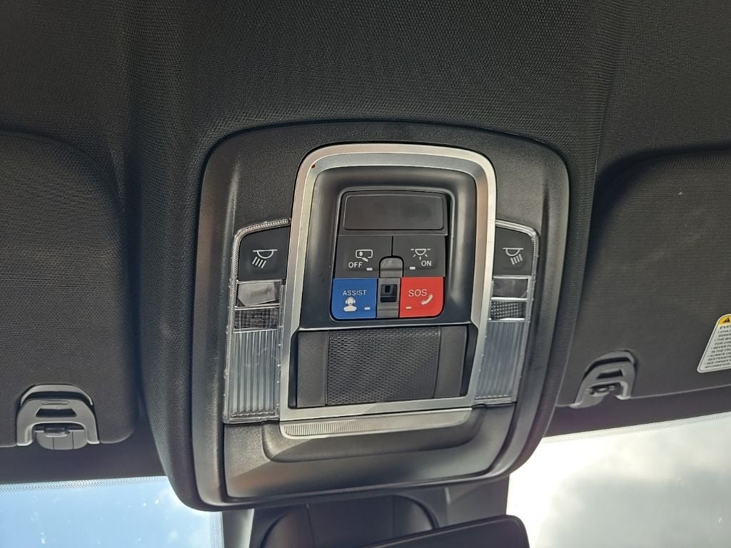 2024 RAM 1500 Laramie Crew Cab 4x4 5'7' Box