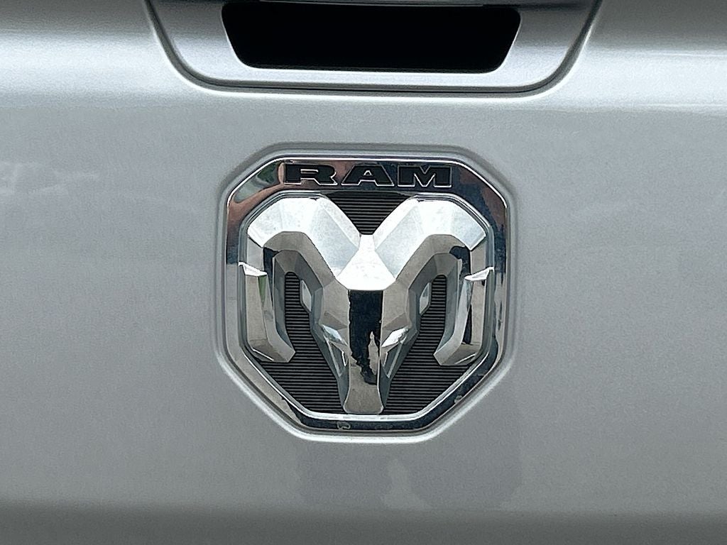 2023 RAM 1500 Laramie Crew Cab 4x4 5'7' Box