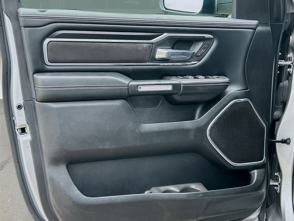 2023 RAM 1500 Laramie Crew Cab 4x4 5'7' Box