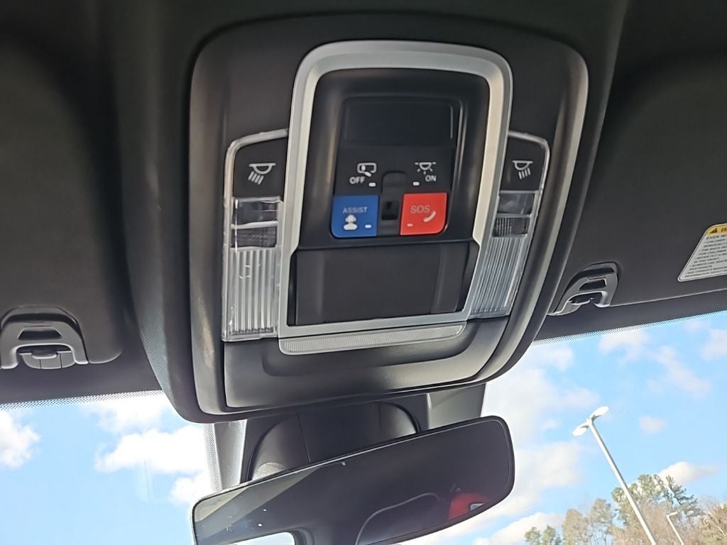 2024 RAM 1500 Laramie Crew Cab 4x4 5'7' Box