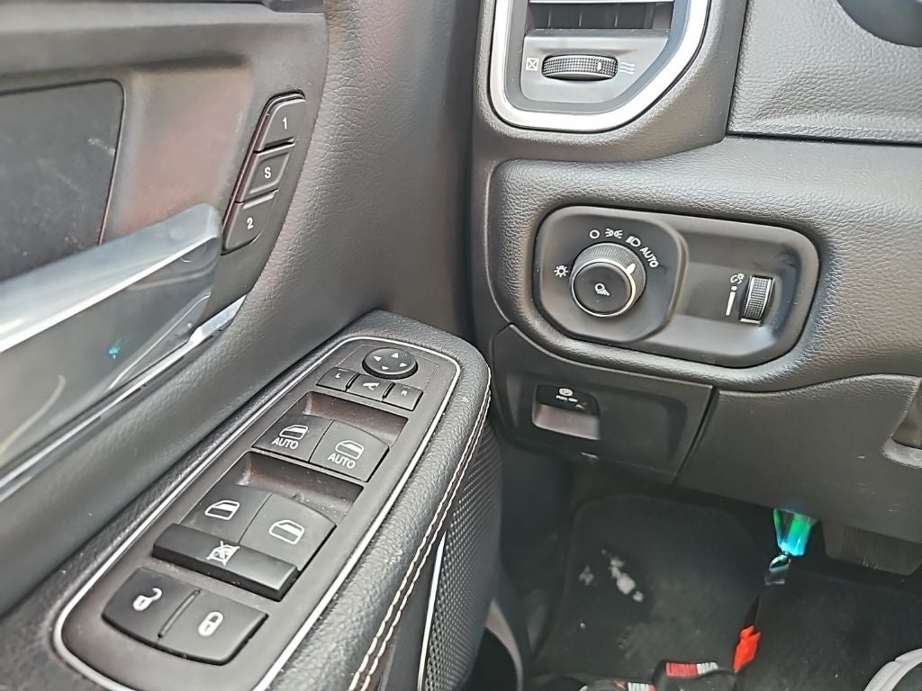 2024 RAM 1500 Laramie Crew Cab 4x4 5'7' Box