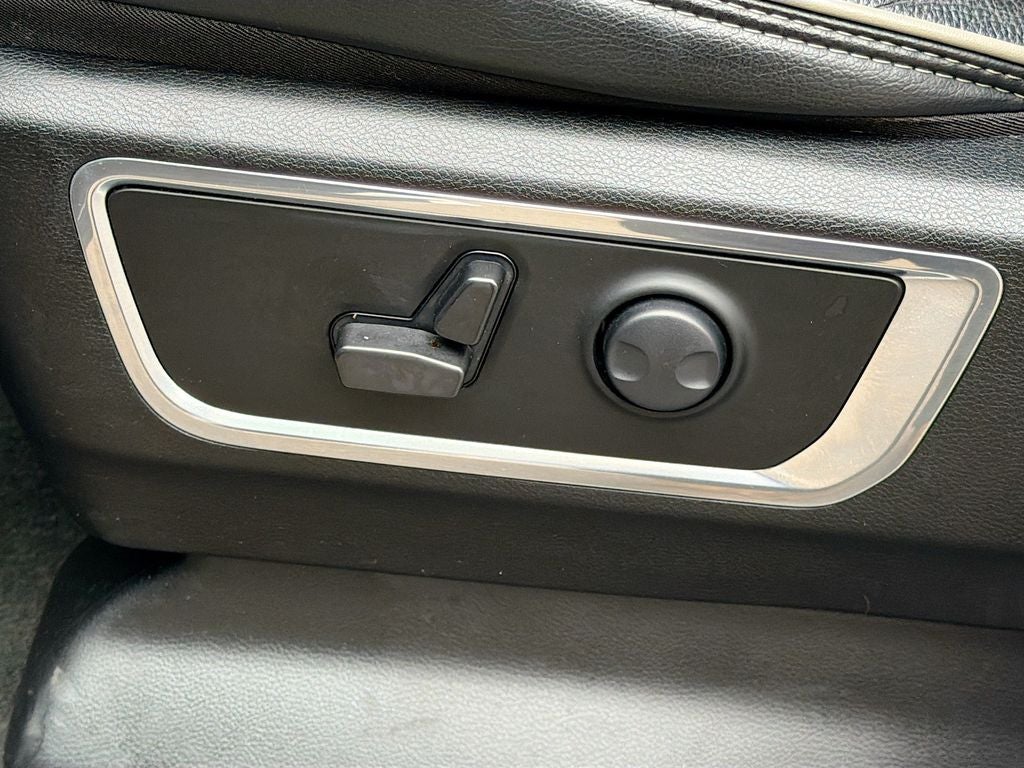 2024 RAM 1500 Laramie Crew Cab 4x4 5'7' Box