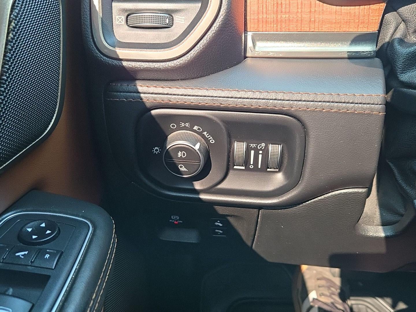 2019 RAM 1500 Longhorn Crew Cab 4x4 5'7' Box