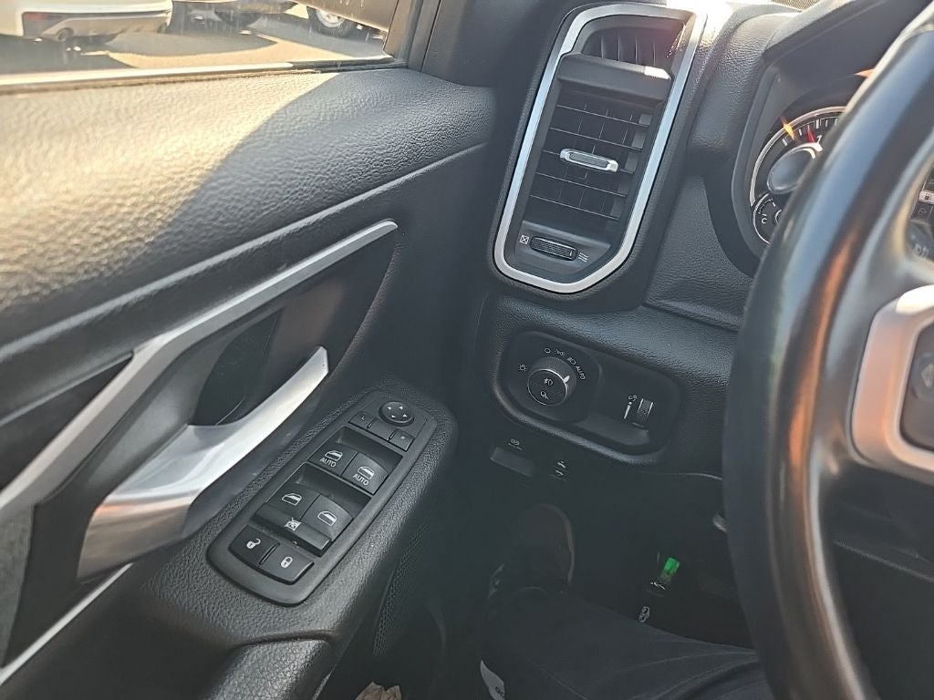 2022 RAM 1500 Big Horn Crew Cab 4x4 6'4' Box