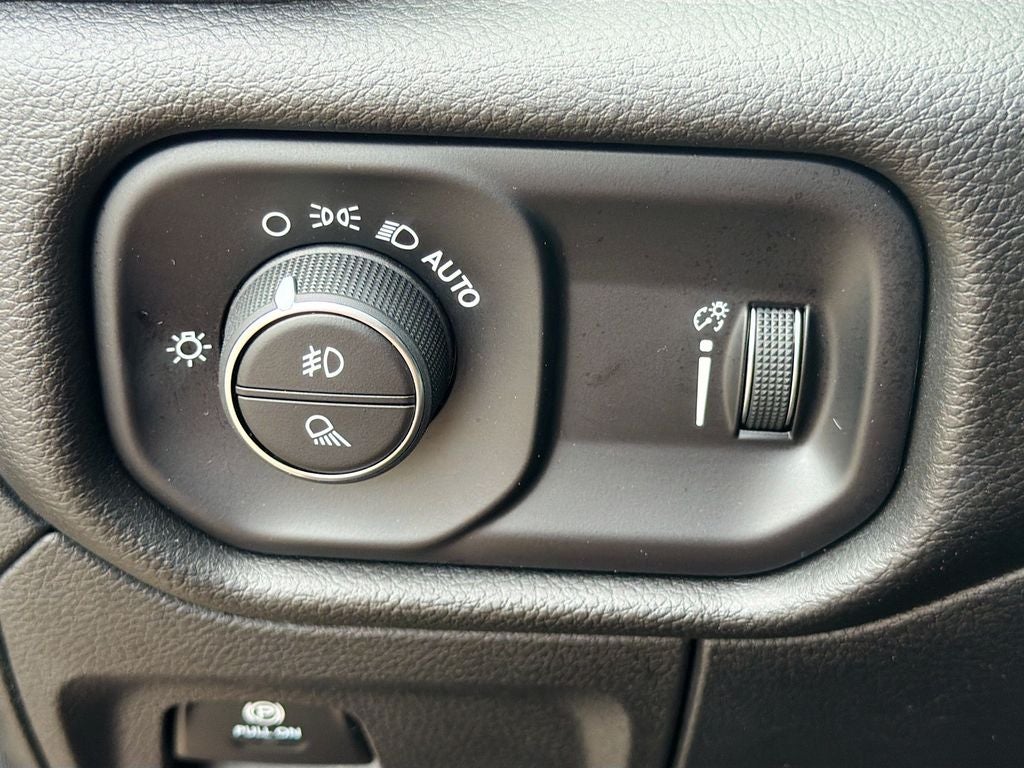 2023 RAM 1500 Big Horn Crew Cab 4x4 6'4' Box