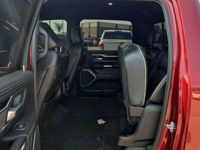 2019 RAM 1500 Laramie Crew Cab 4x4 6'4' Box