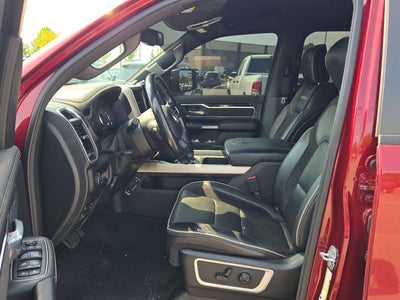 2019 RAM 1500 Laramie Crew Cab 4x4 6'4' Box