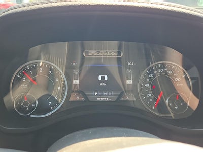 2019 RAM 1500 Laramie Crew Cab 4x4 6'4' Box