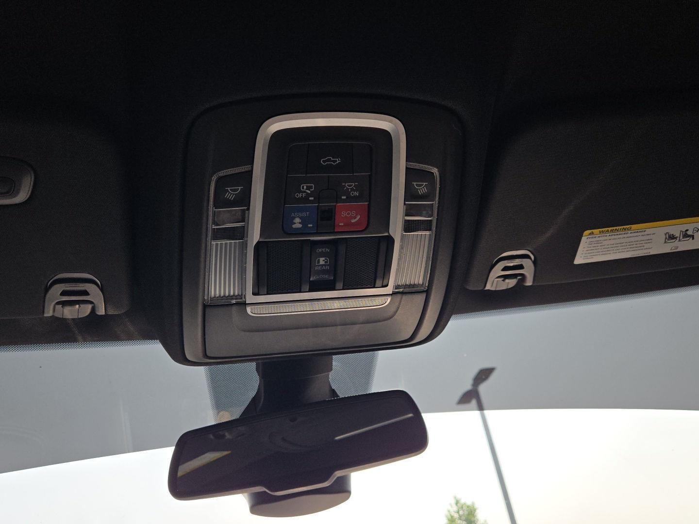 2019 RAM 1500 Laramie Crew Cab 4x4 6'4' Box