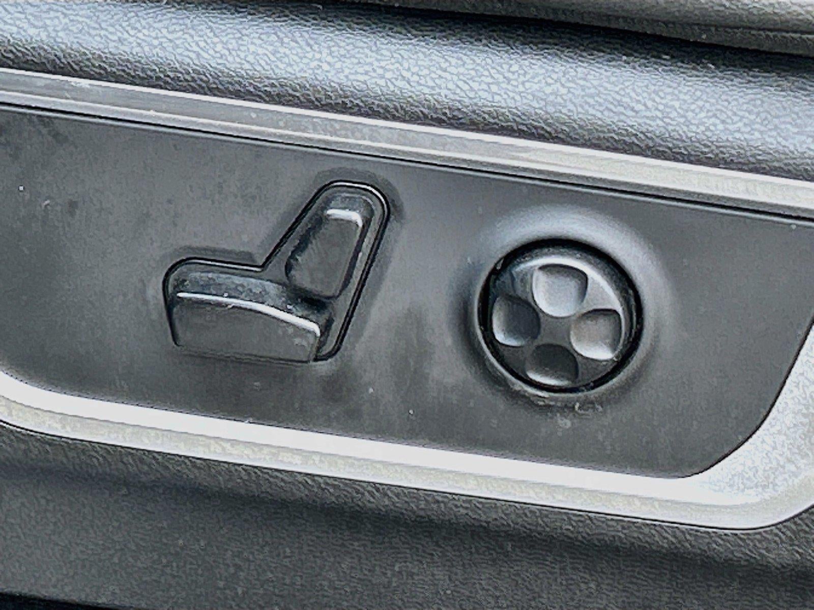 2019 RAM 1500 Laramie Crew Cab 4x4 6'4' Box