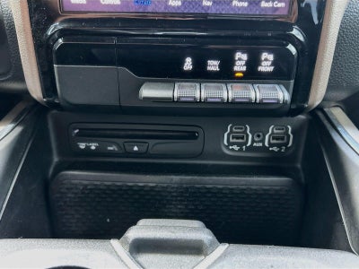 2019 RAM 1500 Laramie Crew Cab 4x4 6'4' Box