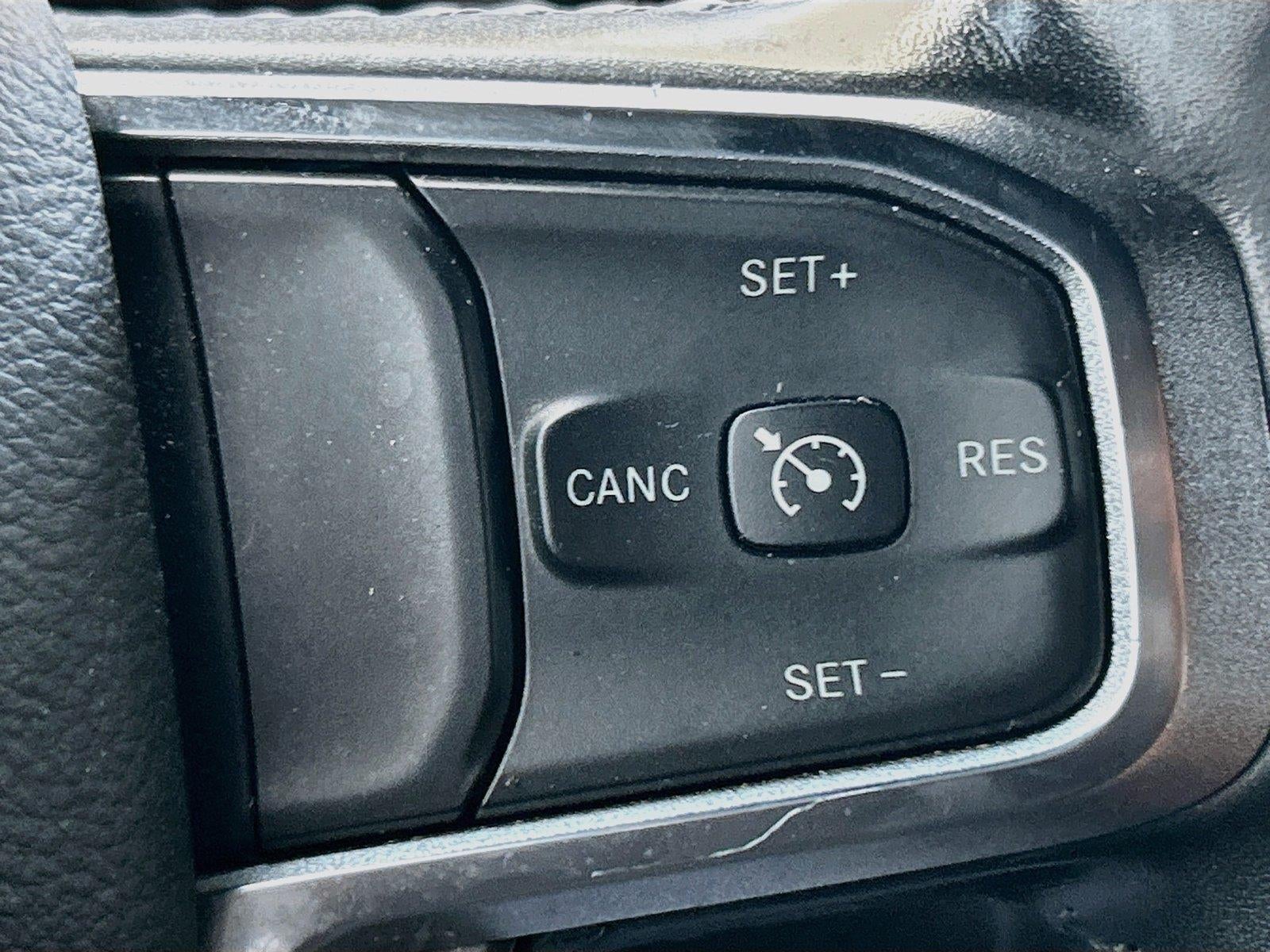 2019 RAM 1500 Laramie Crew Cab 4x4 6'4' Box