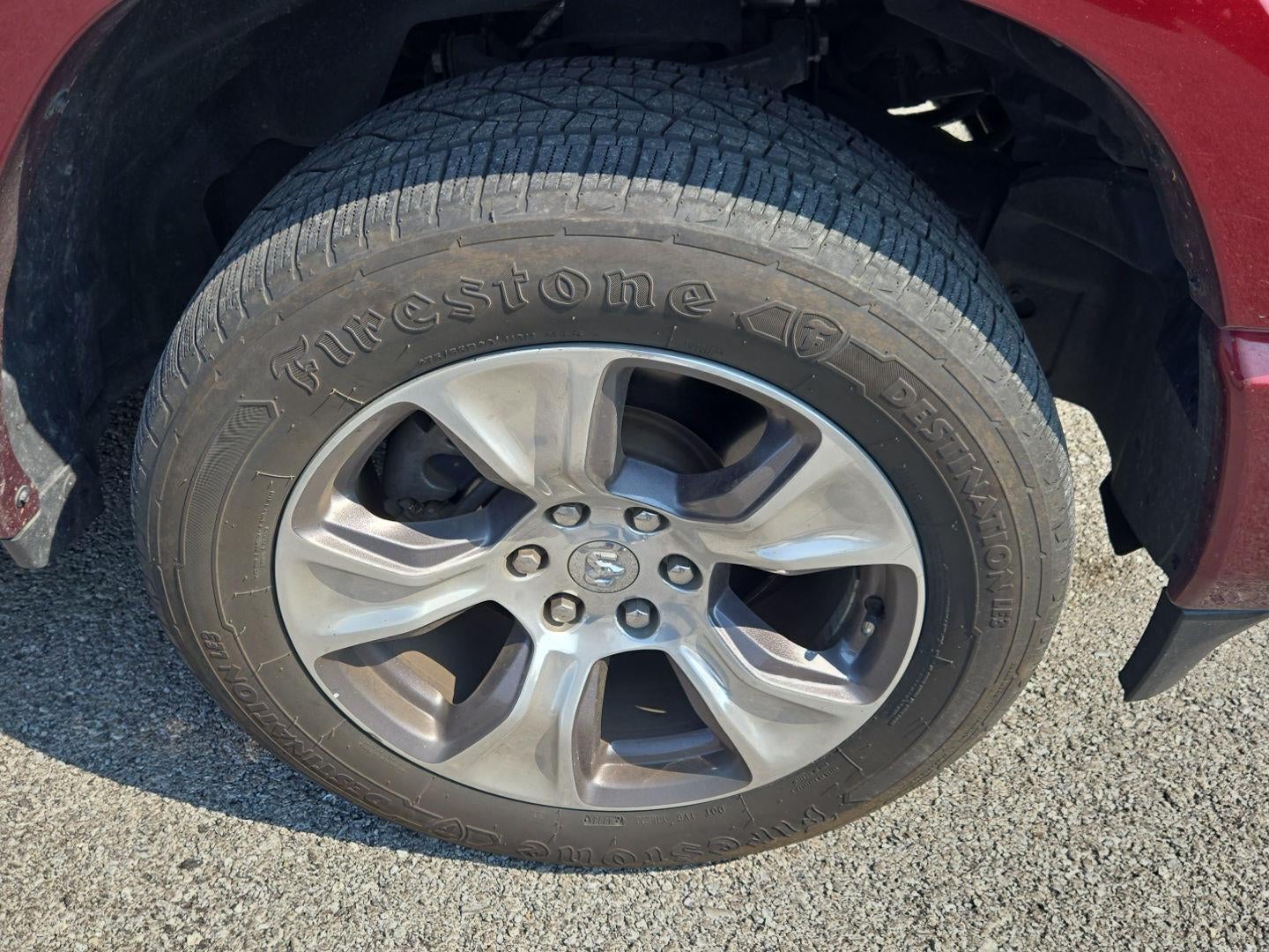 2019 RAM 1500 Laramie Crew Cab 4x4 6'4' Box