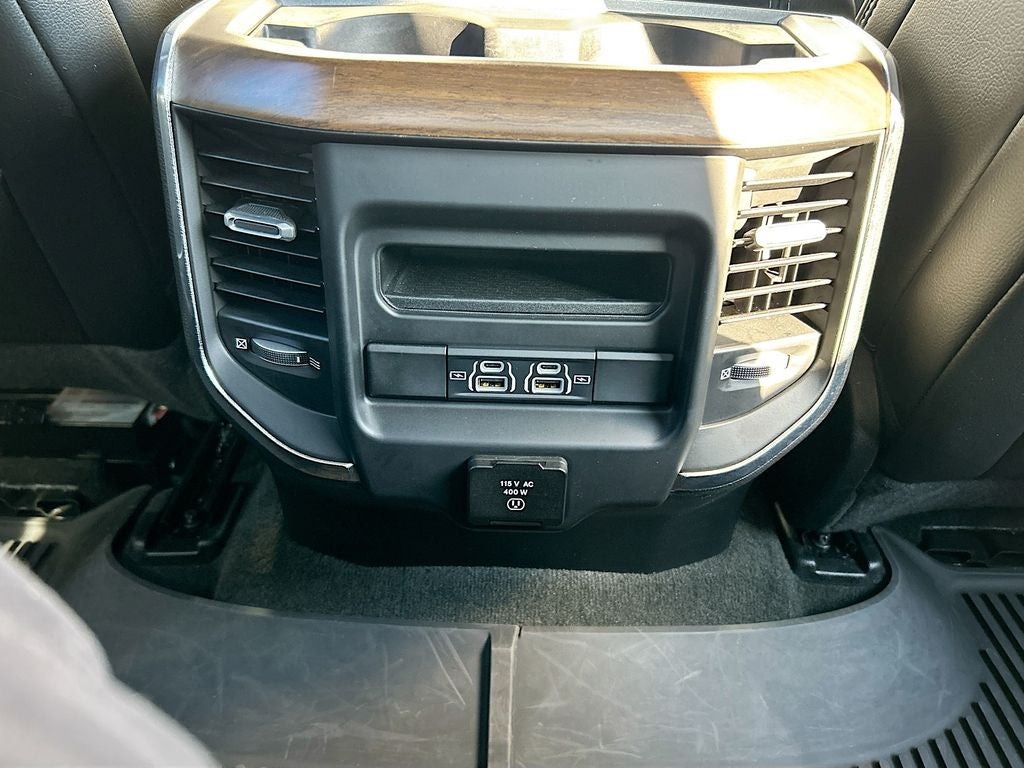 2022 RAM 1500 Laramie Crew Cab 4x4 6'4' Box