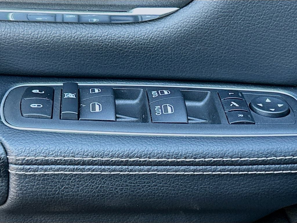 2022 RAM 1500 Laramie Crew Cab 4x4 6'4' Box