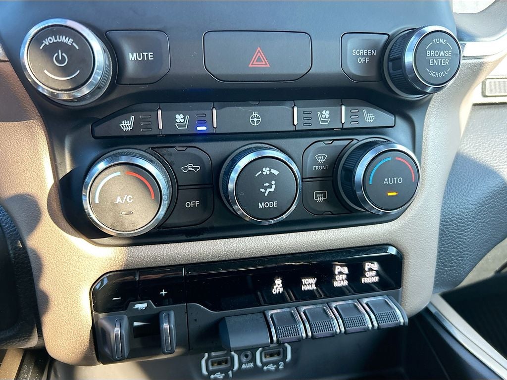 2022 RAM 1500 Laramie Crew Cab 4x4 6'4' Box