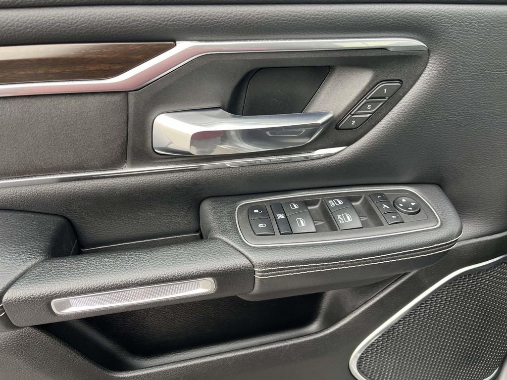 2022 RAM 1500 Laramie Crew Cab 4x4 6'4' Box