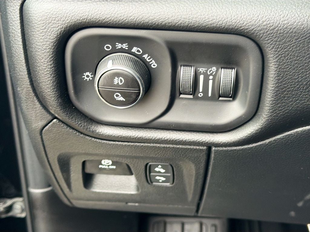 2026 RAM Ram 1500 RAM 1500 RHO CREW CAB 4X4 5'7' BOX